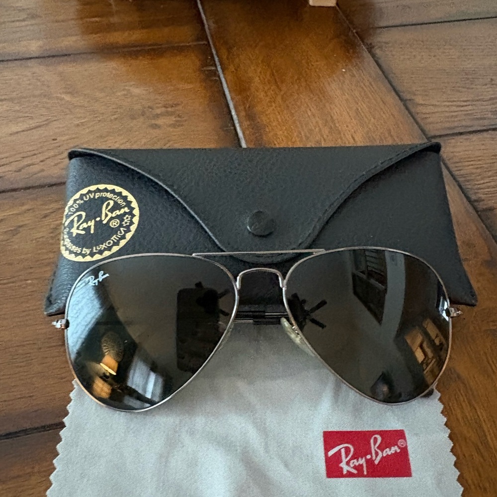 Ray-Ban Silver Frame Aviator Sunglasses